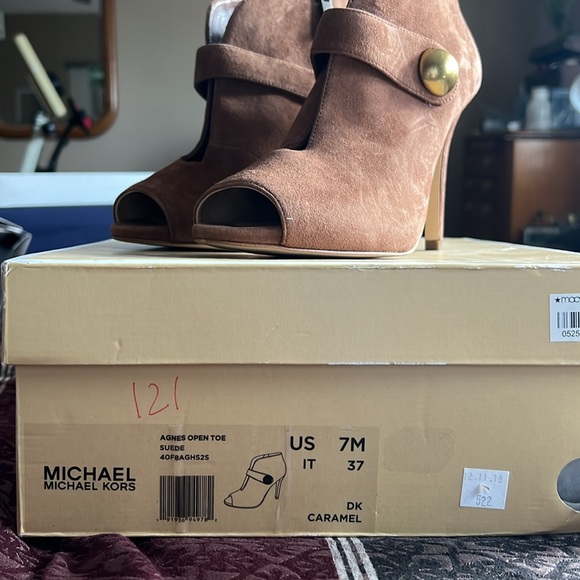 Michael Kors Heels - Picture 4 of 4